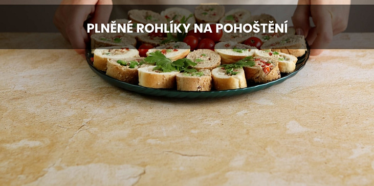 Plněné rohlíky na pohoštění