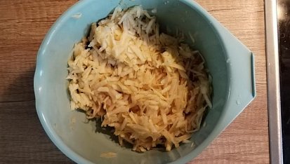 Jablečno skořicové muffiny z podmáslí, Nastrouhaná jablka