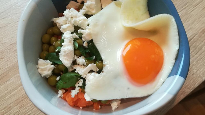 Batátová buddha bowl s vajíčkem