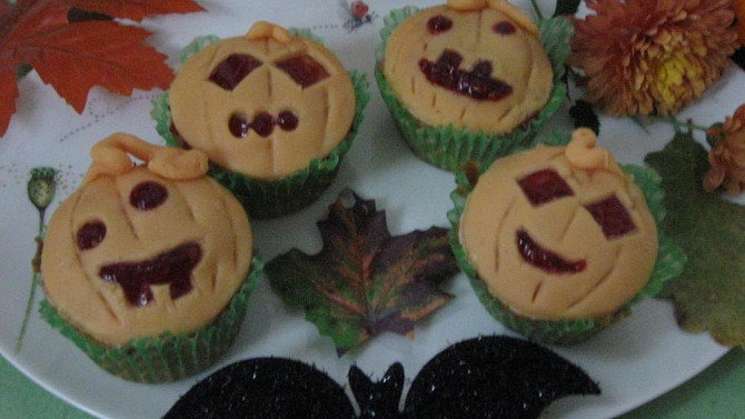 Halloweenské muffiny s marcipánem