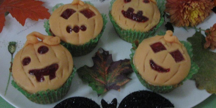 Halloweenské muffiny s marcipánem