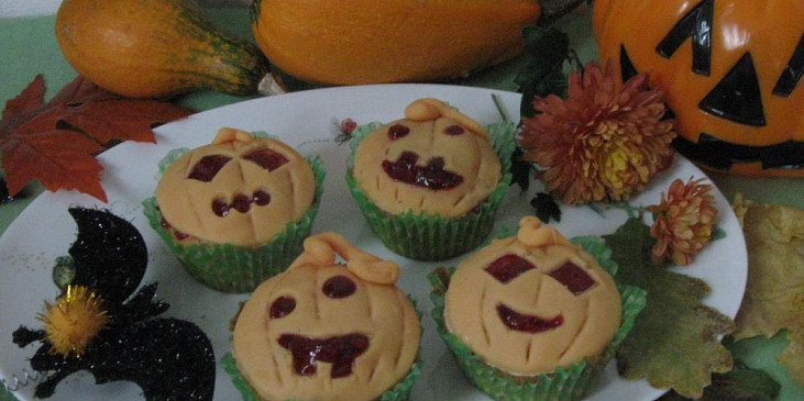 Halloweenské muffiny s marcipánem