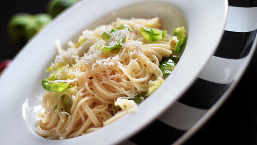 Aglio olio s růžičkovou kapustou