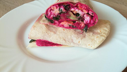 Vaječný wrap s řepnou pomazánkou