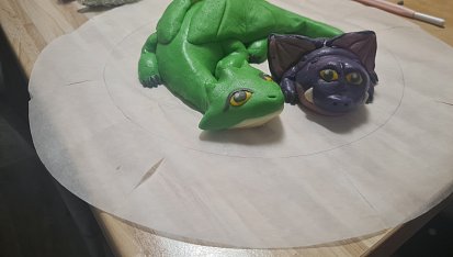 Modelovací hmota (falešný marcipán) dobrý na tvoření figurek