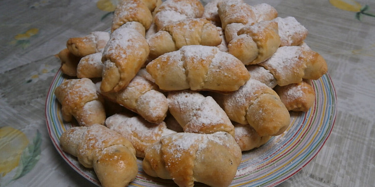 Nekynuté svatomartinské rohlíčky s ořechovou náplní