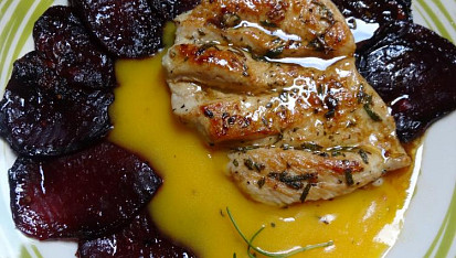 Kuřecí steak s pečenou řepou