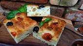 Bramborová focaccia se semolou