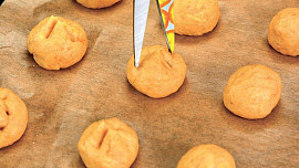 Bochánky s cukrovou polevou