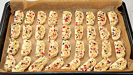 Sušenky s kandovaným ovocem