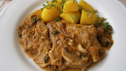 Vepřové plátky na zelenině a žampionech v pomalém hrnci
