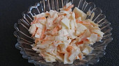 Salát coleslaw s bílým jogurtem