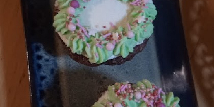 Lehký tvarohový krém (nejen) na cupcakes