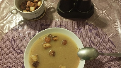 Rychlá kmínová polévka s krutónky