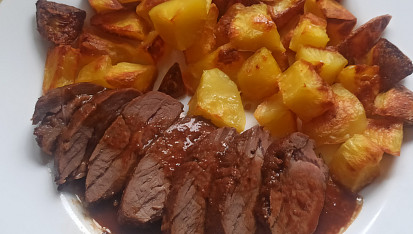 Marinované kančí panenky a hřbety
