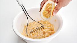 Banánová bábovka s jogurtem