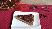 Kávový cheesecake se skořicovými sušenkami a banánem