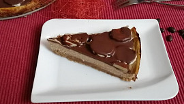 Kávový cheesecake se skořicovými sušenkami a banánem