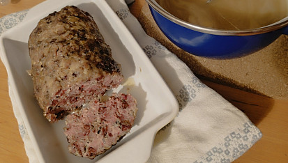 Sekaná z vepřového masa ochucená domácí klobáskou