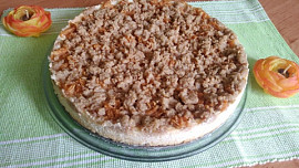 Lotus cheesecake s jablky a drobenkou