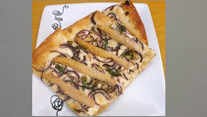 Pizza koláč s chřestem