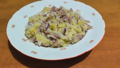 Šťouchanice z brambor, slaniny a kysaného zelí