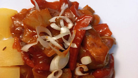 Pikantní nudličky z vepřové pečeně