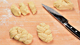 Kynuté pletýnky s petrželí a česnekem