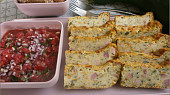 Cuketová nádivka a rajčatová salsa