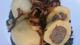Prejtem plněné bramborové knedlíky se špenátem