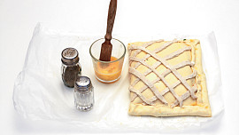 Lososový filet se špenátem v listovém těstě