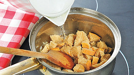 Chlebová česnečka