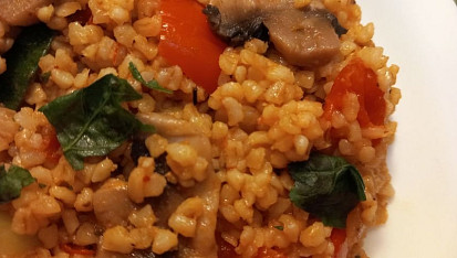 Bulgur s opečenou zeleninou a žampiony