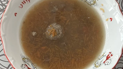 Polévka z kachních drobů se sýrovými noky