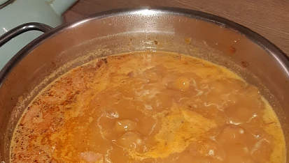 Klasický bramborový guláš neboli buřtguláš (výborný a hustý)