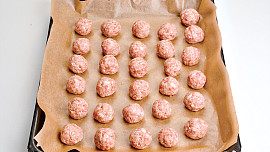 Masové kuličky s hořčičným dipem