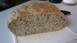 Chléb s chia semínky