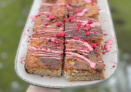 Pinkies - brownies z růžové čokolády s malinami