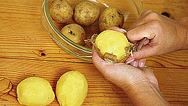 Salát z červené řepy a brambor