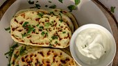 Indické placky naan z pánve (bez droždí)