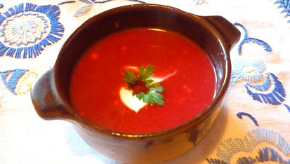 Polévka z červené řepy