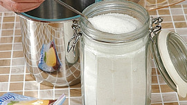 Pudinkové řezy z listového těsta s citronovou polevou