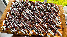 Focaccia s příchutí skořicových šneků