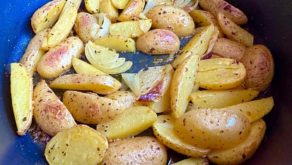 Americké bylinkové brambory, Pečené v Remoske, 45 min. Výborné.