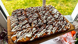 Focaccia s příchutí skořicových šneků
