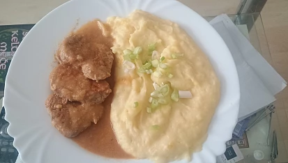 Vepřový plátek na cibulce