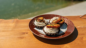Cheesecake s vanilkou a broskvovým chutney