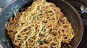 Špagety s medvědím česnekem na způsob carbonara
