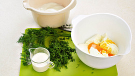 Slaný koláč s koprovou náplní