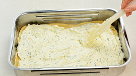 Slaný koláč s koprovou náplní